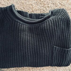100% Cotton Gap sweater worn only once.